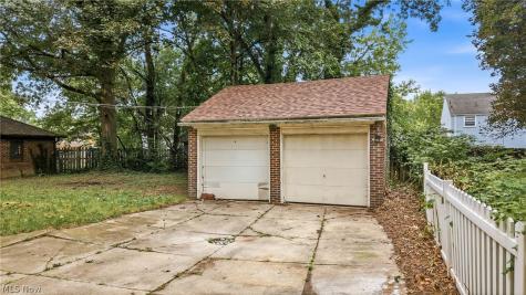 2318 Selma Avenue Youngstown OH 44504