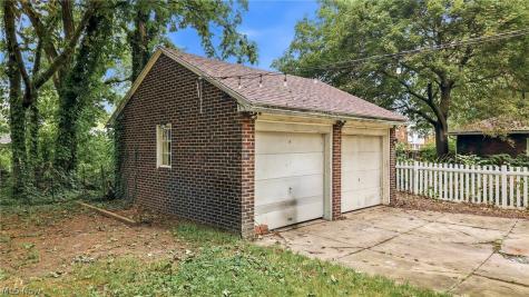 2318 Selma Avenue Youngstown OH 44504