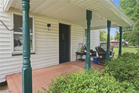 2191 Mount Pleasant Street NE North Canton OH 44721