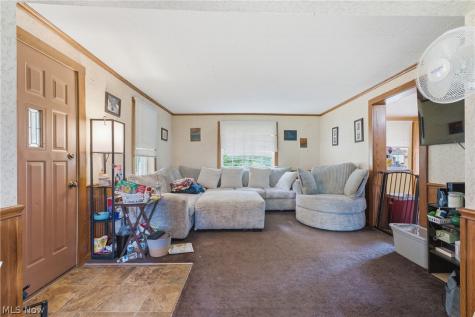 2191 Mount Pleasant Street NE North Canton OH 44721