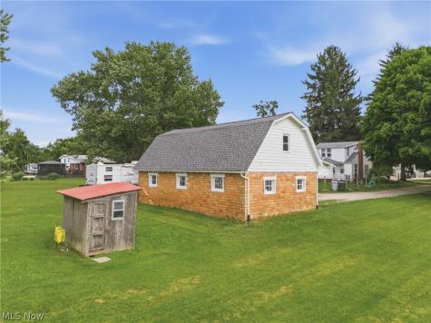 2191 Mount Pleasant Street NE North Canton OH 44721