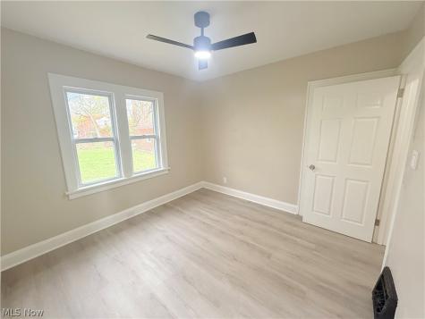 138 Roslyn Youngstown OH 44505