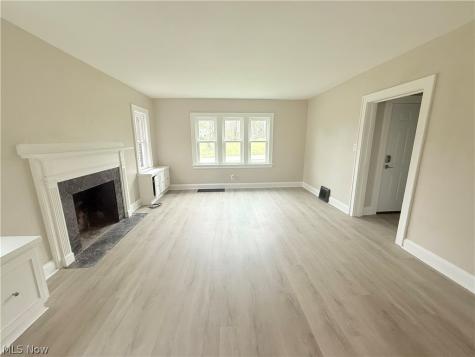 138 Roslyn Youngstown OH 44505