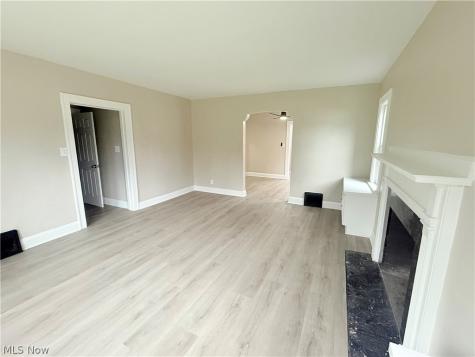 138 Roslyn Youngstown OH 44505
