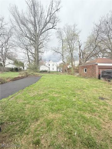 138 Roslyn Youngstown OH 44505
