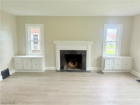 138 Roslyn Youngstown OH 44505