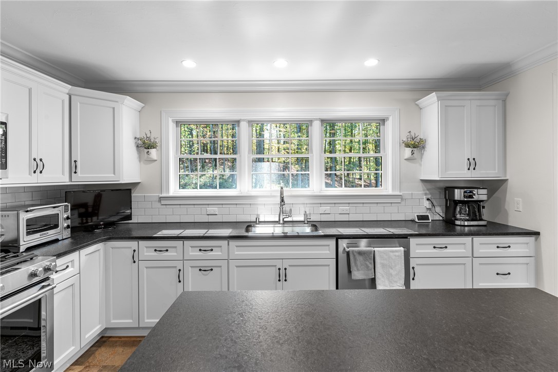 7059 Deepwood Drive Chagrin Falls OH 44022