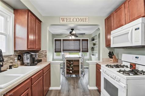 8204 Ivandale Drive Parma OH 44129