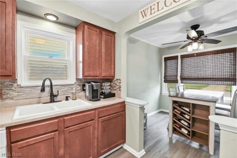 8204 Ivandale Drive Parma OH 44129