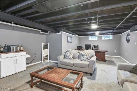 8204 Ivandale Drive Parma OH 44129