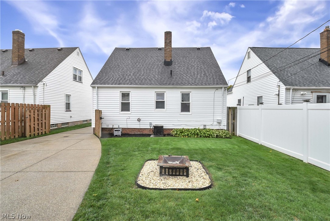 8204 Ivandale Drive Parma OH 44129