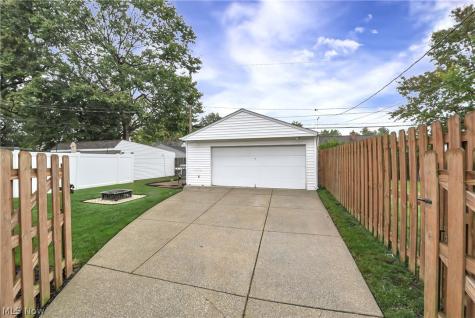 8204 Ivandale Drive Parma OH 44129