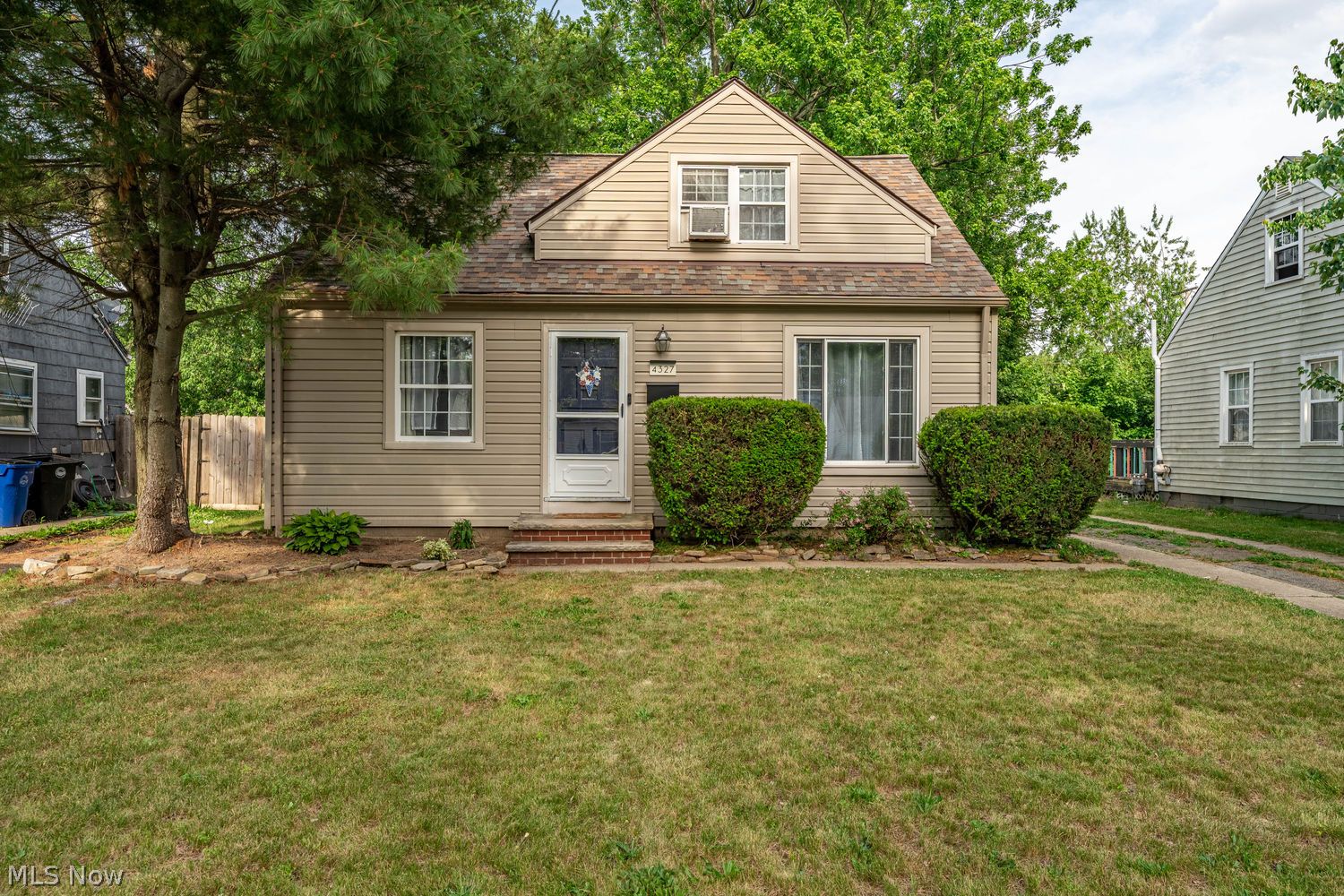 4327 W 189th Street Cleveland OH 44135