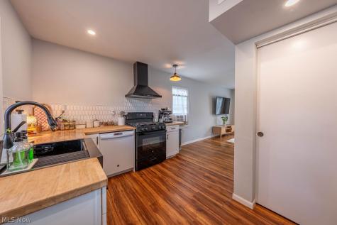 4327 W 189th Street Cleveland OH 44135