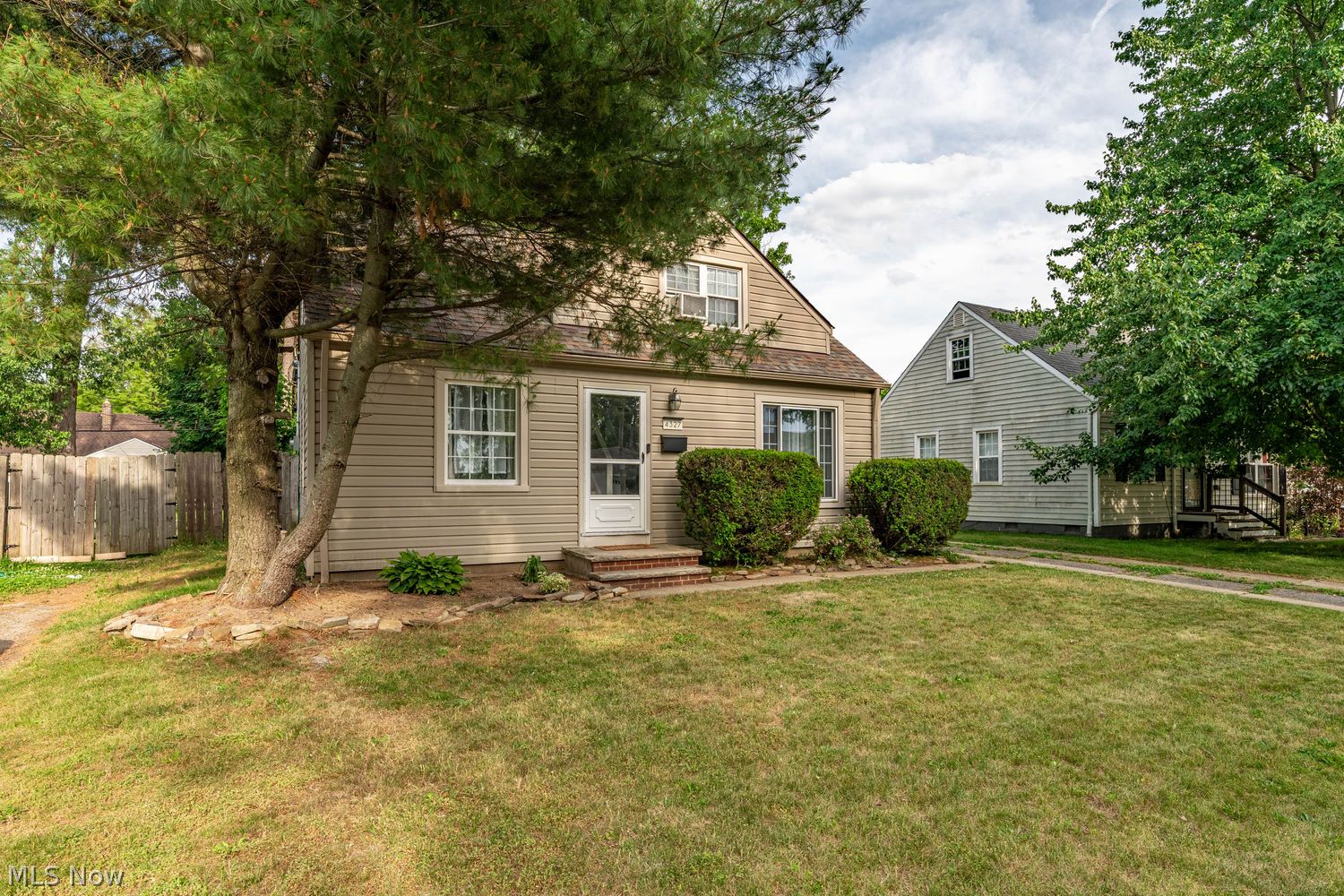 4327 W 189th Street Cleveland OH 44135