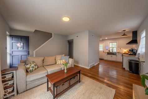 4327 W 189th Street Cleveland OH 44135