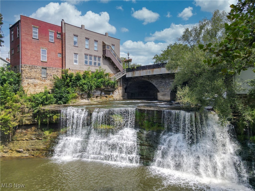 162 Vincent Street Chagrin Falls OH 44022