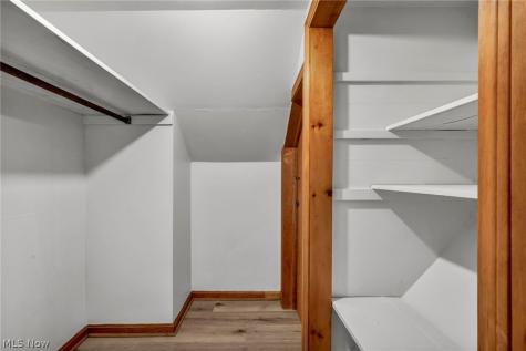 5085 W 6th Street Brooklyn Heights OH 44131