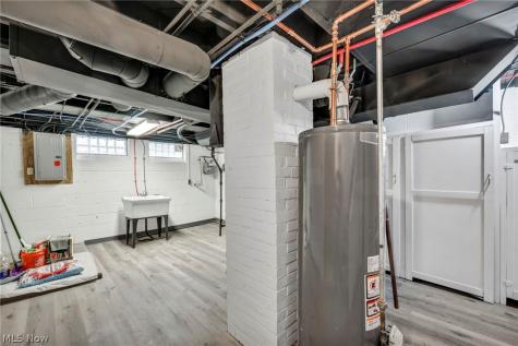 5085 W 6th Street Brooklyn Heights OH 44131