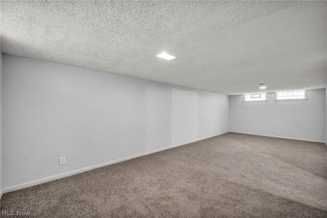 5085 W 6th Street Brooklyn Heights OH 44131