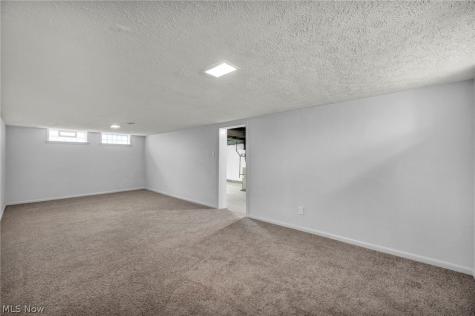 5085 W 6th Street Brooklyn Heights OH 44131