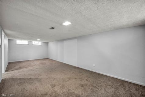 5085 W 6th Street Brooklyn Heights OH 44131