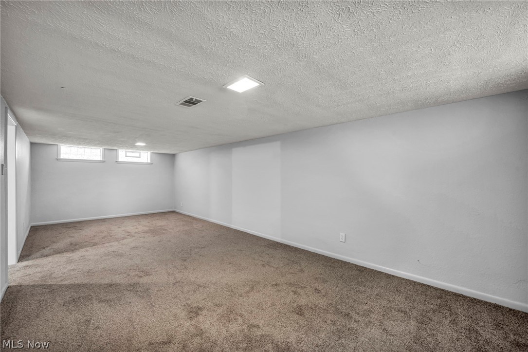 5085 W 6th Street Brooklyn Heights OH 44131