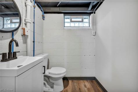 5085 W 6th Street Brooklyn Heights OH 44131