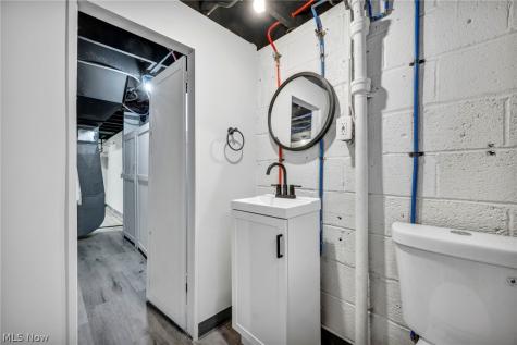 5085 W 6th Street Brooklyn Heights OH 44131