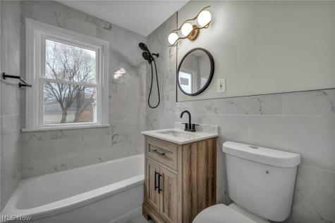 5085 W 6th Street Brooklyn Heights OH 44131