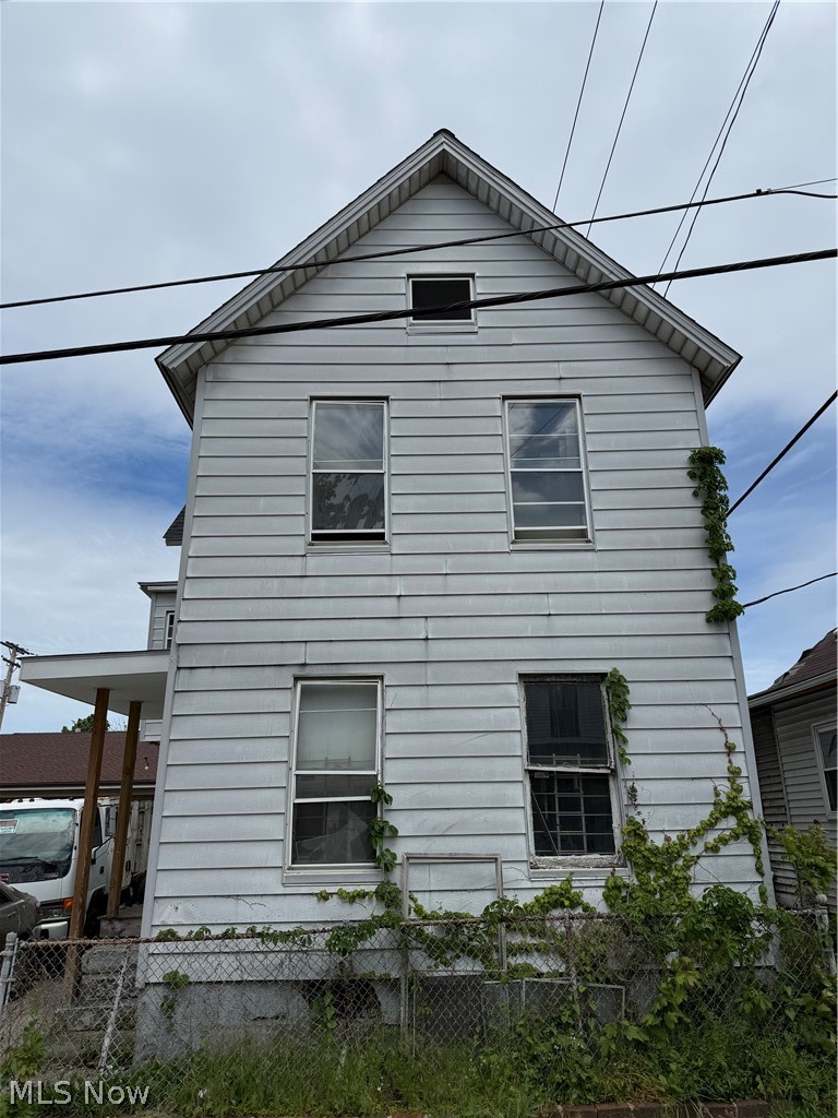 1517 E 33rd Street Cleveland OH 44114