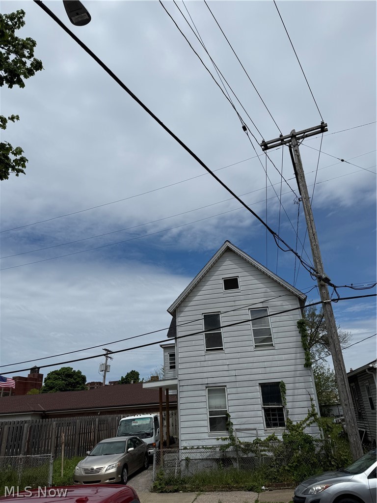 1517 E 33rd Street Cleveland OH 44114