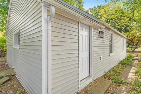 2408 Castle Avenue Cleveland OH 44113
