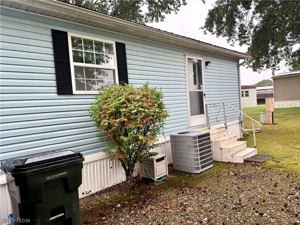 324 Fairview West Lafayette OH 43845
