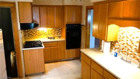 16409 Laverne Avenue Cleveland OH 44135