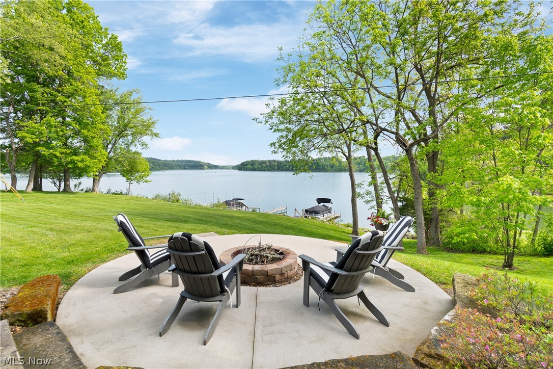 2264 Laurel Drive SW Sherrodsville OH 44675