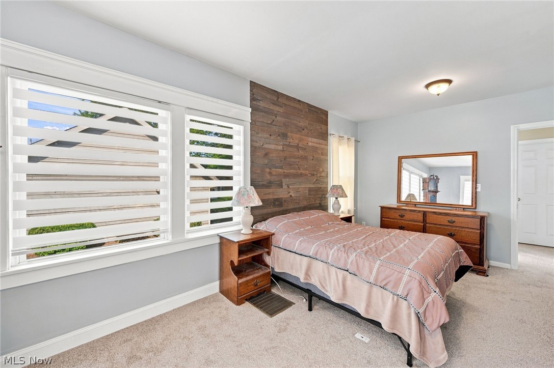4651 E Lake Road Sheffield Lake OH 44054