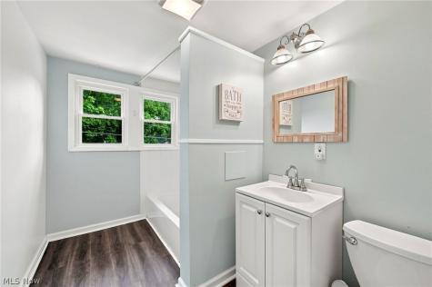 4651 E Lake Road Sheffield Lake OH 44054