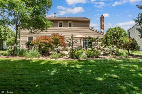 10222 Huntington Park Drive Strongsville OH 44136