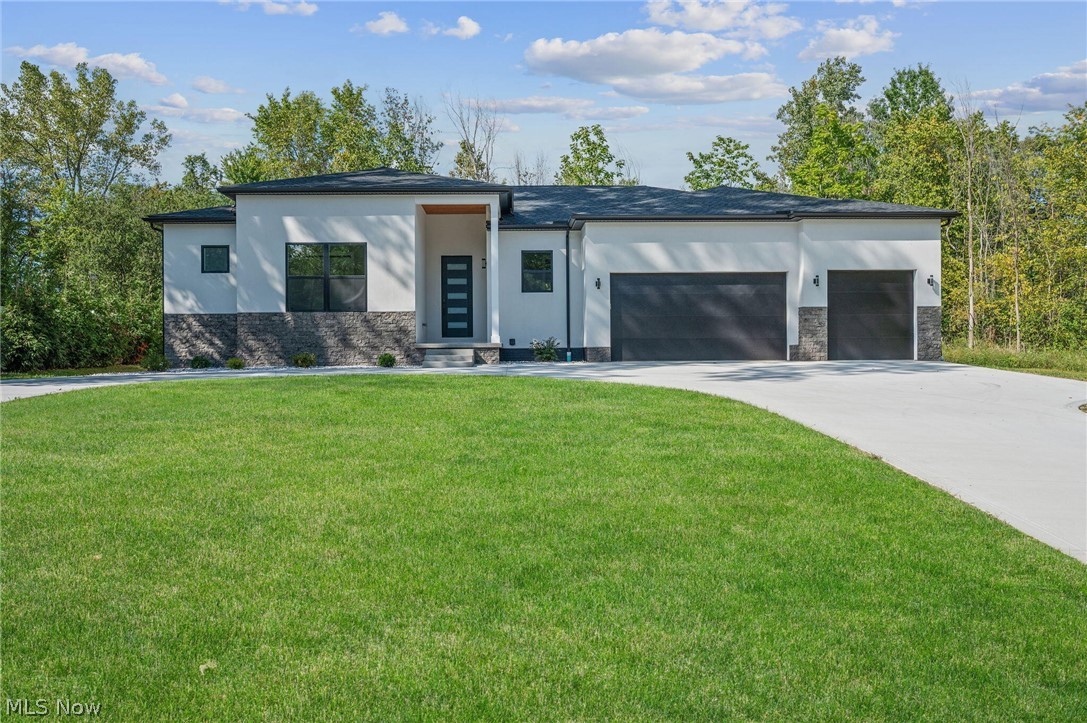 2069 Mattingly Road Hinckley OH 44233