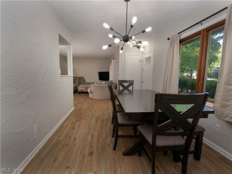 25524 Chatworth Euclid OH 44117