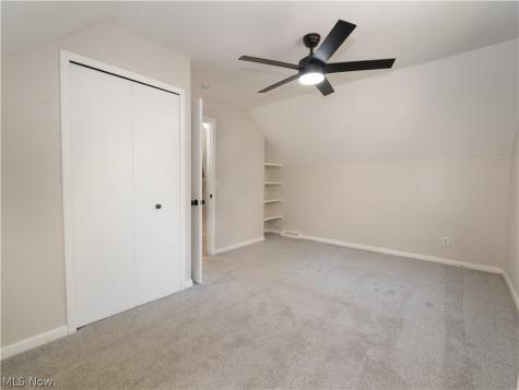 25524 Chatworth Euclid OH 44117