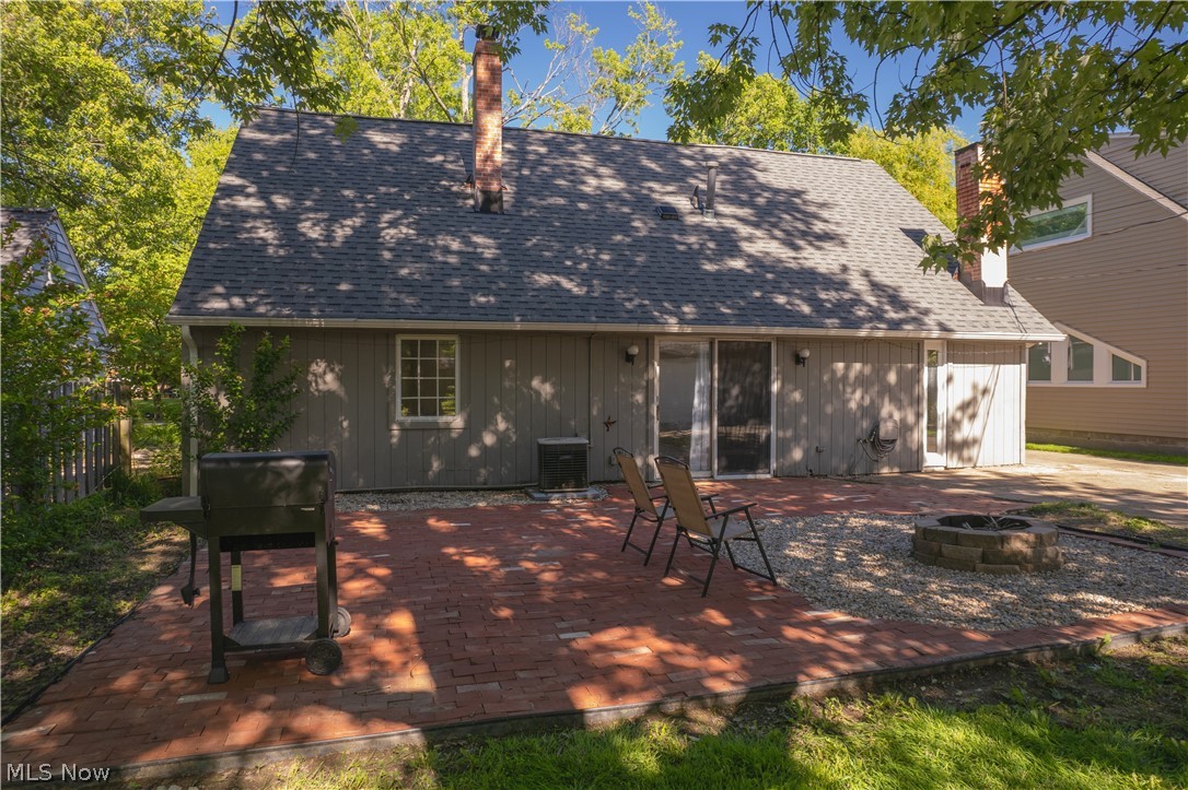 25524 Chatworth Euclid OH 44117