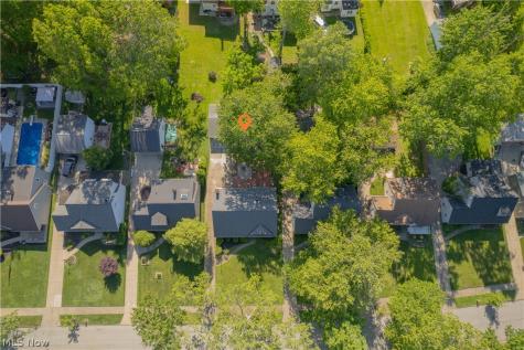25524 Chatworth Euclid OH 44117