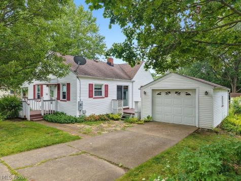 2755 Springfield Lake Drive Akron OH 44312