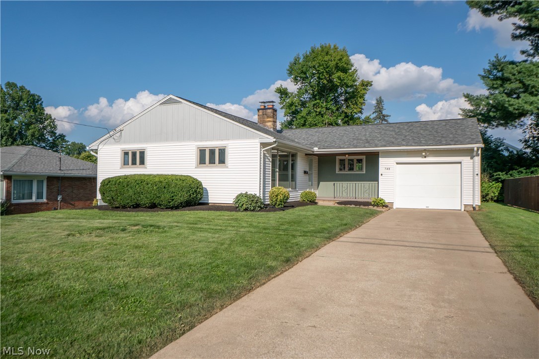 748 Hemlock Street NW Massillon OH 44647