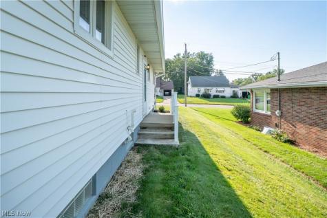 748 Hemlock Street NW Massillon OH 44647