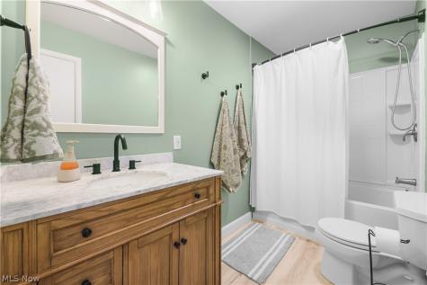 565 Lansing Road Akron OH 44312