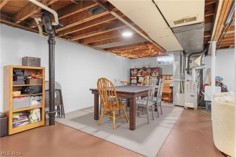 565 Lansing Road Akron OH 44312