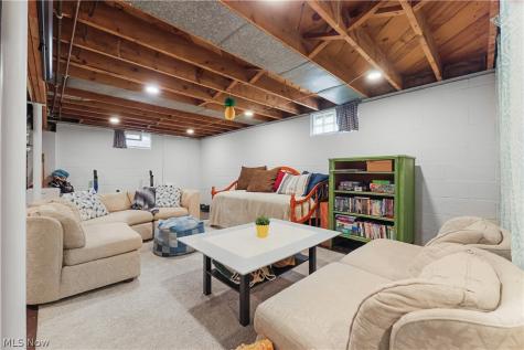 565 Lansing Road Akron OH 44312